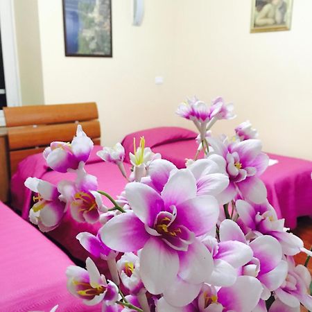 Zhihua Guest House Řím Exteriér fotografie