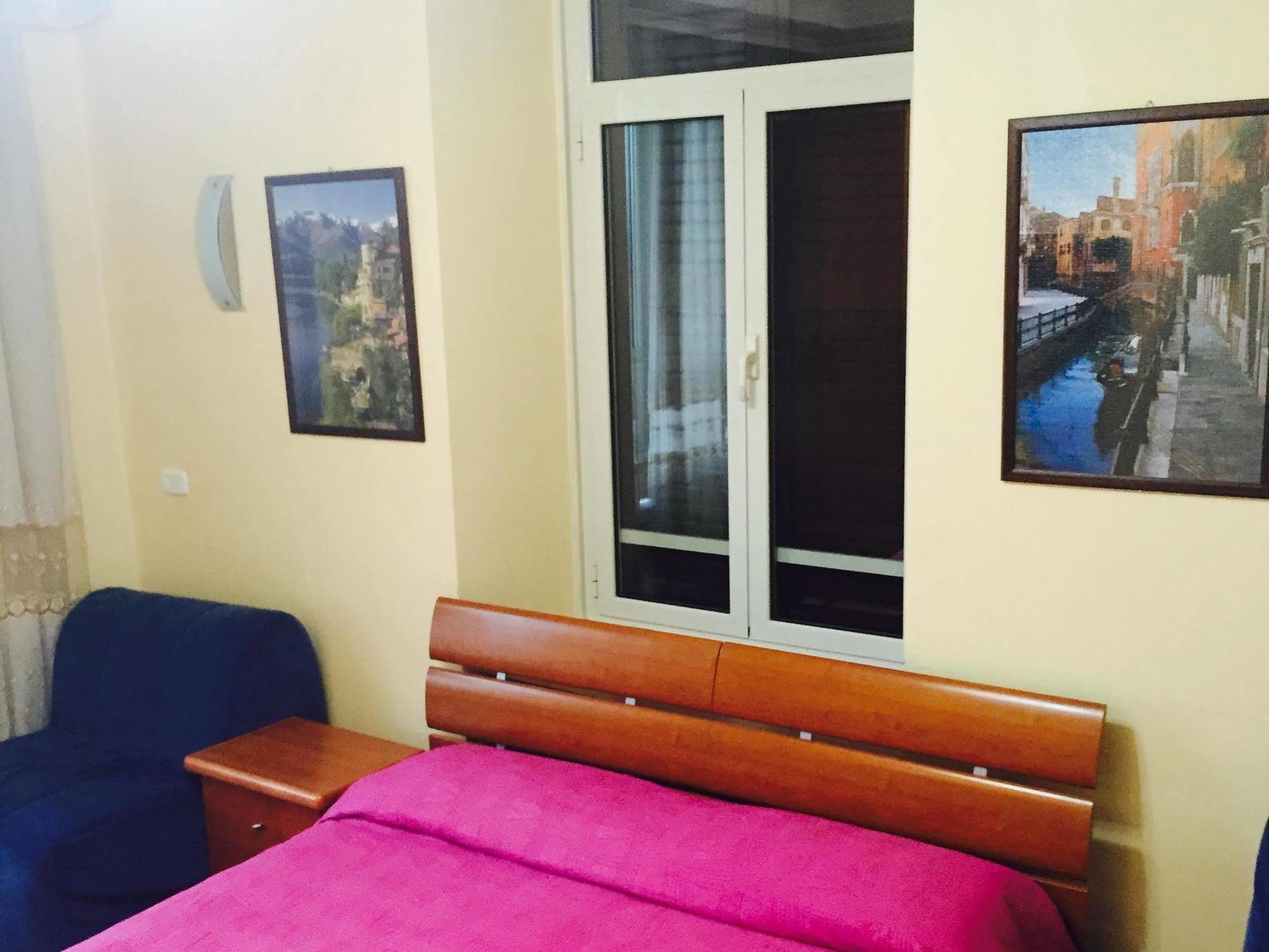 Zhihua Guest House Řím Exteriér fotografie