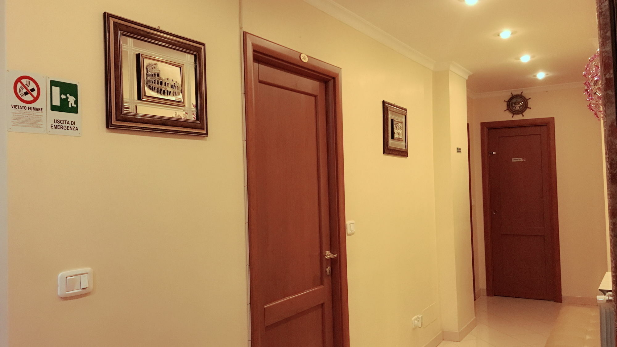 Zhihua Guest House Řím Exteriér fotografie